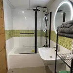 Veneziola Paradise, & Gym Apartment *